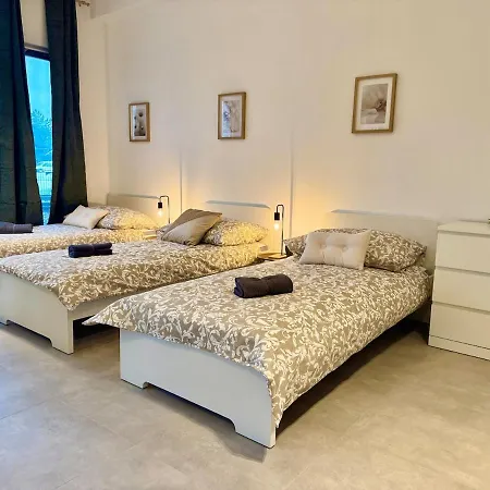 Apartment Stylish Premium With Patio Wiener Neudorf